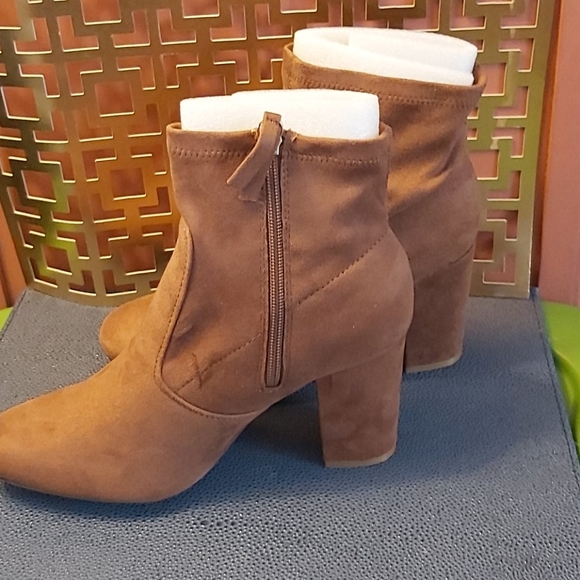 Brand New Faux Suede Fall boots 8.5M - Picture 4 of 6